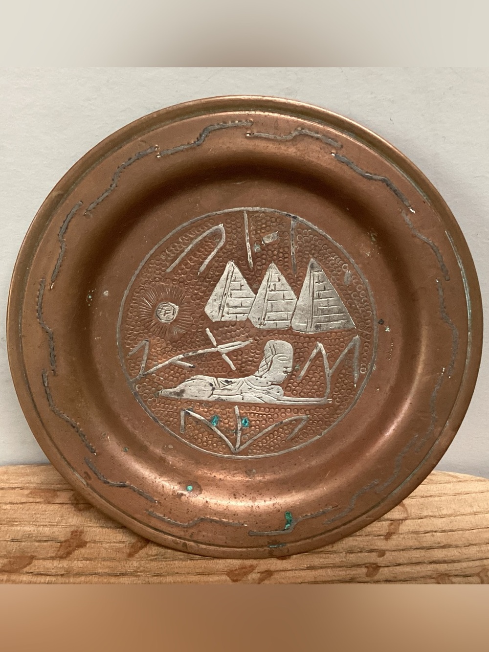 🟠 Vintage - Egyptian Cairo Ware Copper Pin / Trinket Dish w/ Silver Metal Inlay